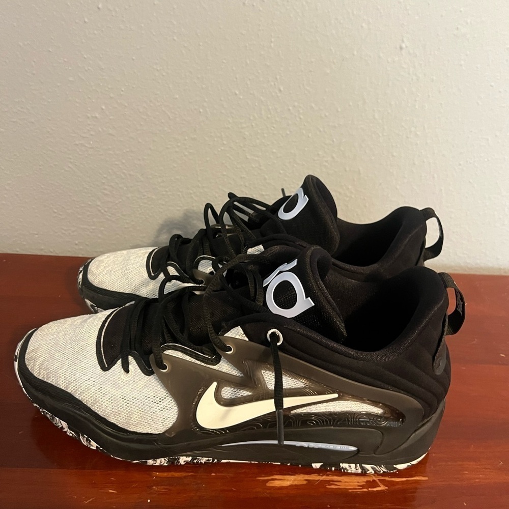 Nike Black and Cream Patterned Sneakers KD 15 Refuge Kevin Durant - Picture 8 of 8